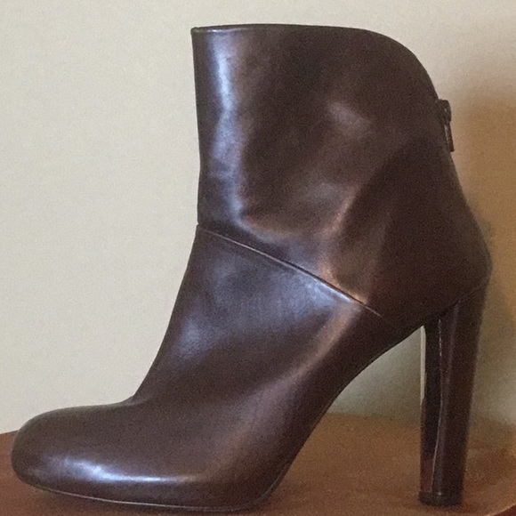 Stuart Weitzman Short Boot - Picture 2 of 8